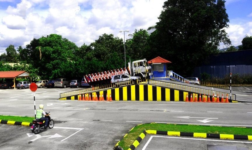Pusat Latihan Memandu Labis Sdn Bhd 1 pusat latihan memandu labis sdn bhd